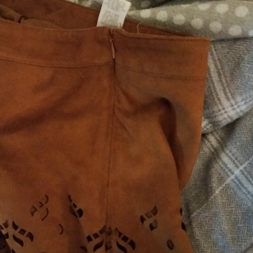Shorts - Picture 3 of 4
